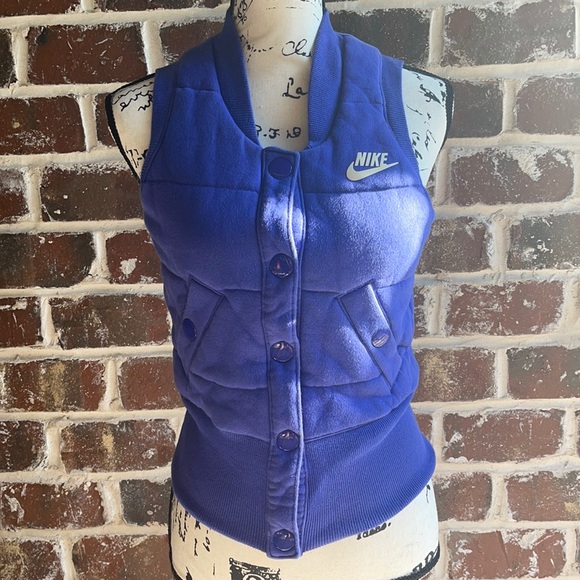 Nike vest size xs